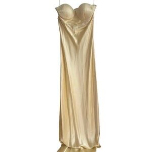 Chic Strapless Satin Dress